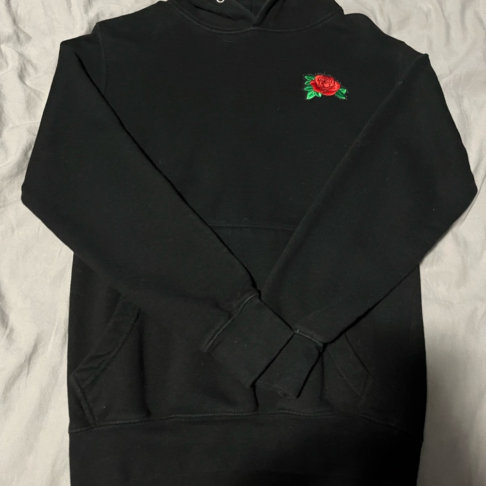 Rose Embroidery Black Hoodie